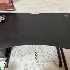 ゲーミングデスク