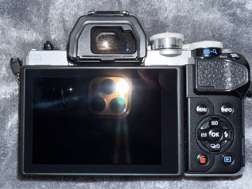 OLYMPUS (オリンパス) OM-D E-M10 Mark III ボディ シルバー