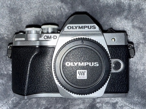 OLYMPUS (オリンパス) OM-D E-M10 Mark III ボディ シルバー