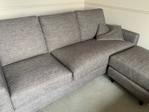 3人掛けソファー　ニトリ　付属品あり