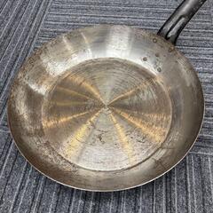 メ2192⭐ 鉄製 フライパン 40cm 三菱 鉄 アウトドア バーベキュー　大きい　特大 ビッグサイズ　業務用サイズの画像