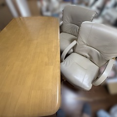 ダイニングテーブル＋椅子2脚　⭐️週末週末割引実施中