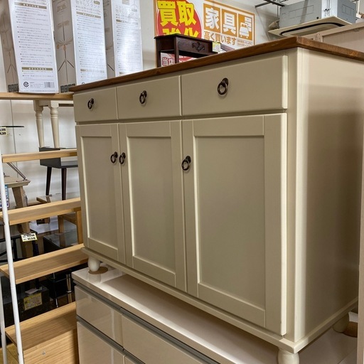 12/15値下げしました！🌲フレンチカントリー🌲ワイドキャビネット 木製 無垢 キッチンキャビネット チェスト 扉収納 キャビネット 食器棚 リビング収納 木製 リビング家具 飾り棚 アンティーク 扉棚 カントリー家具 パイン材 白 北欧 おしゃれ レトロ 姫系 新生活 NO.2201F