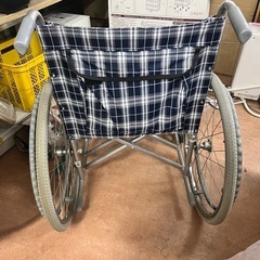 幅広！自走式車椅子 パンクしてますの画像