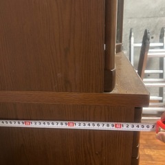 収納多！大家族にぴったり食器棚の画像