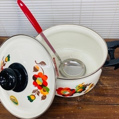 ☘️昭和レトロ☘️象印　パピーシリーズ　ホーロー鍋(お玉付き)の画像