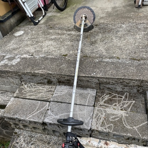 マキタエンジン刈払機　MEM2300L