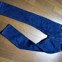 GAP スキニーデニム　スリムなシルエットで女性でも履けると思います。の画像