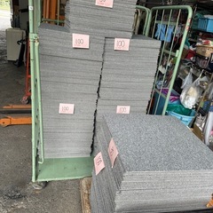東リTOLIタイルカーペット５０センチ５０センチ