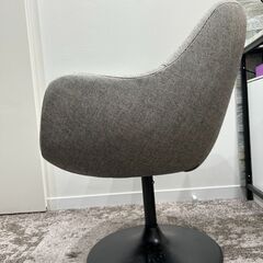 ブラウン系　回転椅子の画像