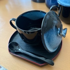 匙蓋付きのカップの画像
