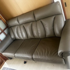 本革三人掛けソファーの画像