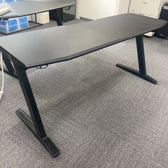 【美品】RAZER ゲーミングデスク 160cm 広々設計／ブラ...