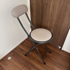 折りたたみ背付きチェア
