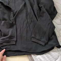 ユニクロ未使用メンズロンＴ黒М　切りっぱなし風の画像