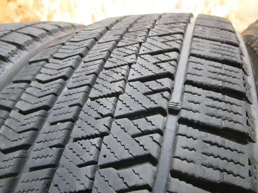A4702 235/40R19 4本SET 19インチ スタッドレス ブリジストン VRX2 溝あり マークX等に 