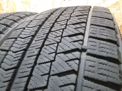 A4702 235/40R19 4本SET 19インチ スタッドレス ブリジストン VRX2 溝あり マークX等に 