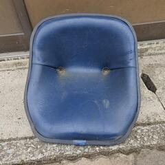 トラクターかコンバイン用の椅子