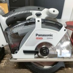 ●【中古】Panasonic(パナソニック) 14.4/18v充電パワーカッター135 LS電池セット EZ45A2LS2F-H　美品　使用頻度少な目　替刃付きの画像