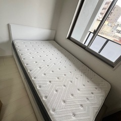 セミダブルベッド