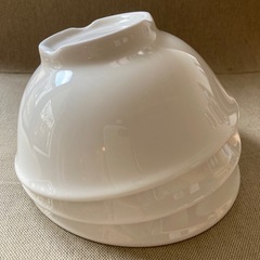 シンプルな白いサラダボール　深皿　どんぶり　三つセット
の画像