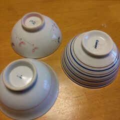 ご飯茶碗3個と　グラタン皿の画像