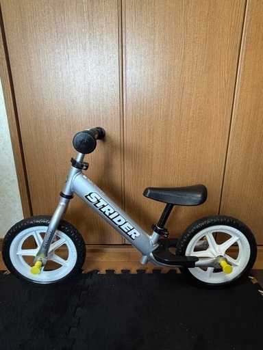 【お話中】【美品】ストライダーPRO シルバー