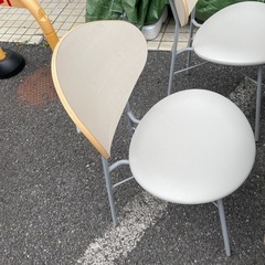 飲食店等で使えるイス、テープル6点セット
の画像