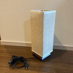 麻の生地で柔らかな灯を◎フロアランプ
