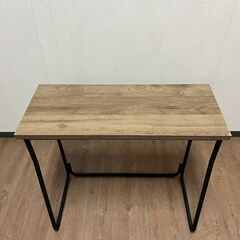 アイアンウッドデスク + IKEA テルノー 折りたたみ式チェア カントリー調 アンティーク調の画像