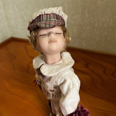 男の子と女の子の可愛らしいドールの画像