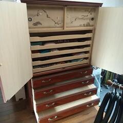 着物用タンスの画像