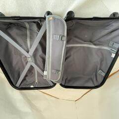 キャリーバック　青色　鍵付きの画像
