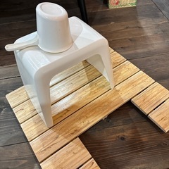 無料　プラスチック製トイレすのこ