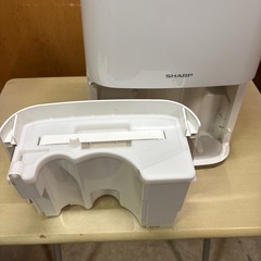 シャープ 除湿機 プラズマクラスター 7.1L 2018年製 動作確認済み の画像