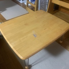 折りたたみテーブル