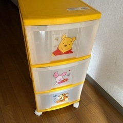 おもちゃ、絵本、子供用棚の画像