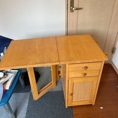 折りたたみテーブル