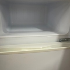 060201 小さめ2ドア冷蔵庫2017年製の画像