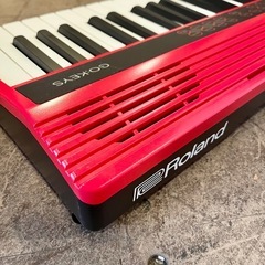 【武蔵小山店】 Roland ローランド GO:KEYS ゴーキーズ キーボード シンセサイザー 電子ピアノ 61鍵盤 赤 Bluetooth スピーカー内蔵 練習用 初心者向け 軽量 コンパクト 鍵盤楽器 音楽 伴奏 自動伴奏　の画像