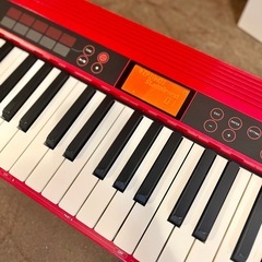 【武蔵小山店】 Roland ローランド GO:KEYS ゴーキーズ キーボード シンセサイザー 電子ピアノ 61鍵盤 赤 Bluetooth スピーカー内蔵 練習用 初心者向け 軽量 コンパクト 鍵盤楽器 音楽 伴奏 自動伴奏　の画像