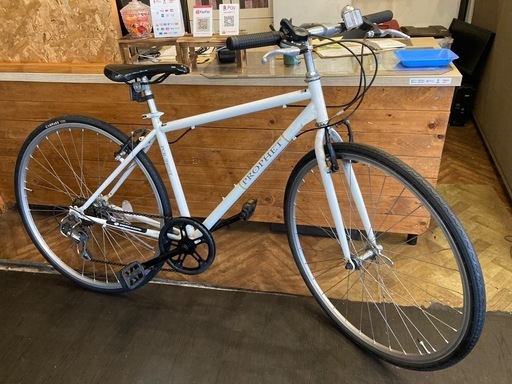 【後輪タイヤ・チューブ新品！】7段変速　700×28cクロスバイク　ホワイト