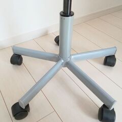 IKEA　イケア　子供用　学習椅子　回転チェアの画像
