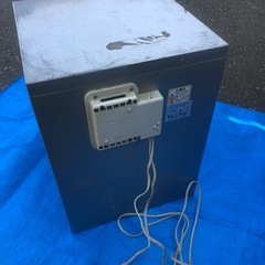 カメラ、レンズの防湿器。の画像