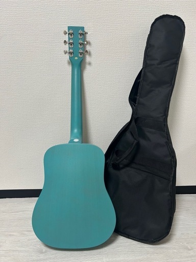 S.yairi YM02 
ミニギター　ヤイリ　水色　ソフトケース付き
