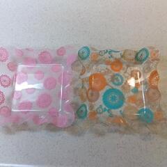 花柄プラスチック食器割れない大皿２枚(美品)