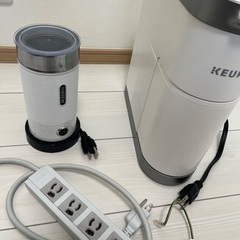 Keurig コーヒーメーカー ホワイト　HiBREW ミルクフ...