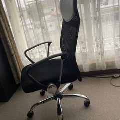 キャスター付きデスクチェア