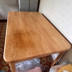 ダイニングテーブルの画像