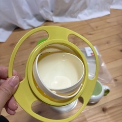 ベビー食器、コップ、おやつ入れの画像